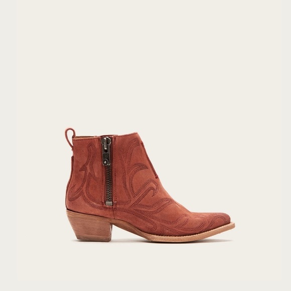 Sacha Primrose Shortie Frye Booties - Picture 5 of 11